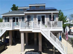 Beautifully Updated Townhouse In Beach Haven